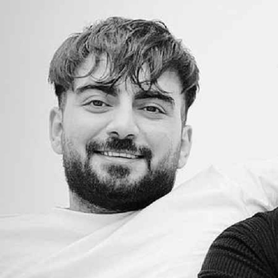 دانلود آهنگ یادته شبا عین عاشقا منو تو تنها گرد هم بودیم رامین تجنگی از فارس ترانه